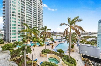 244 Biscayne Blvd, Unit 2002 in Miami, FL - Building Photo - Building Photo