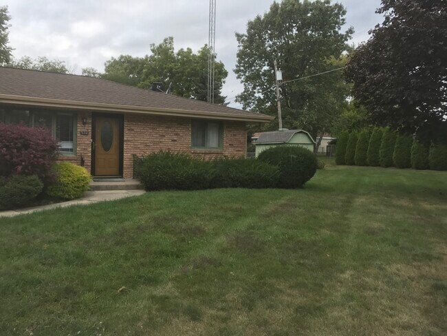 512 Elm St in Hampshire, IL - Building Photo - Building Photo