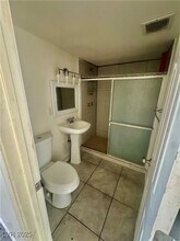 5100 Pebble Beach Blvd in Las Vegas, NV - Foto de edificio - Building Photo