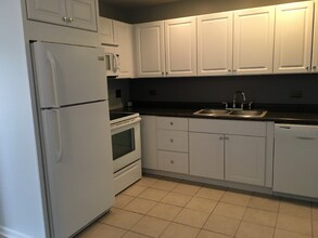 8432 W 103rd Terrace in Palos Hills, IL - Building Photo - Building Photo