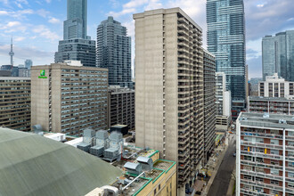 Carlton Court Apartments in Toronto, ON - Building Photo - Building Photo