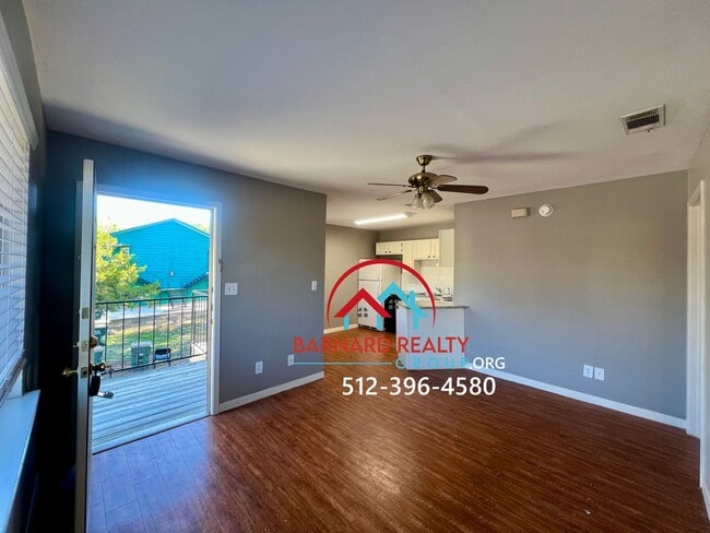 1632 Post Rd in San Marcos, TX - Building Photo - Building Photo