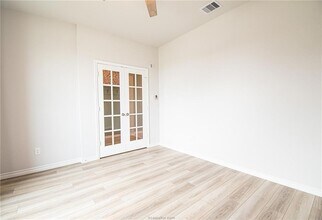 6375 Darlington Ave in College Station, TX - Foto de edificio - Building Photo