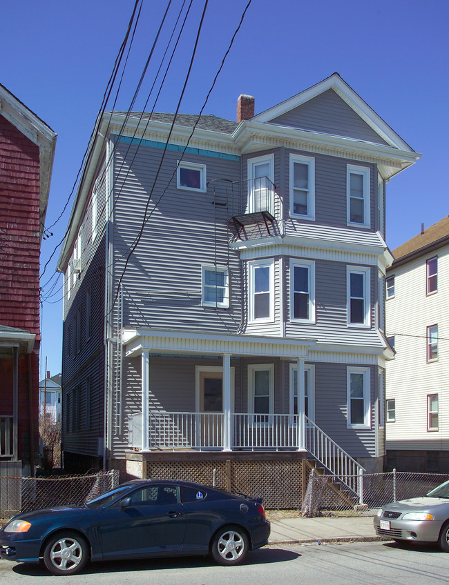 487 E Main St in Fall River, MA - Building Photo - Building Photo