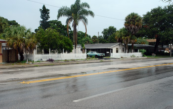 2018 Dr. Martin Luther King Jr St N in St. Petersburg, FL - Foto de edificio - Building Photo