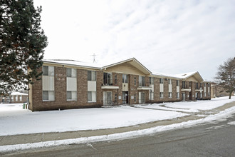 Roma Valley Apartments in Shelby Township, MI - Building Photo - Building Photo