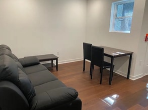 112 S 43rd St, Unit 1 in Philadelphia, PA - Foto de edificio - Building Photo