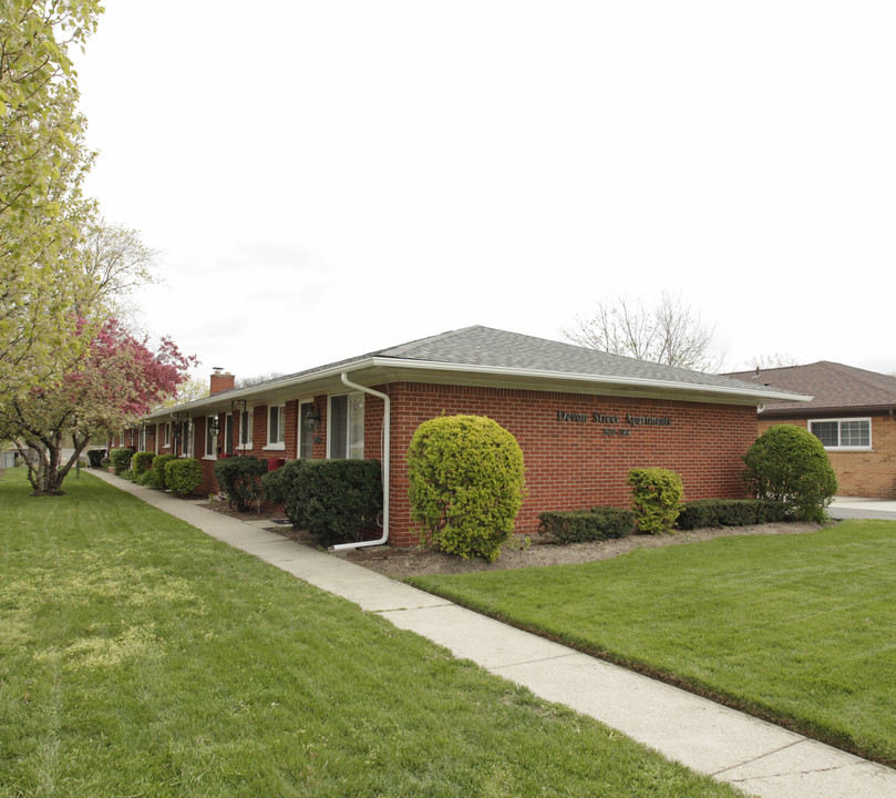 Legacy at Cranbrook 2 in Royal Oak, MI - Building Photo