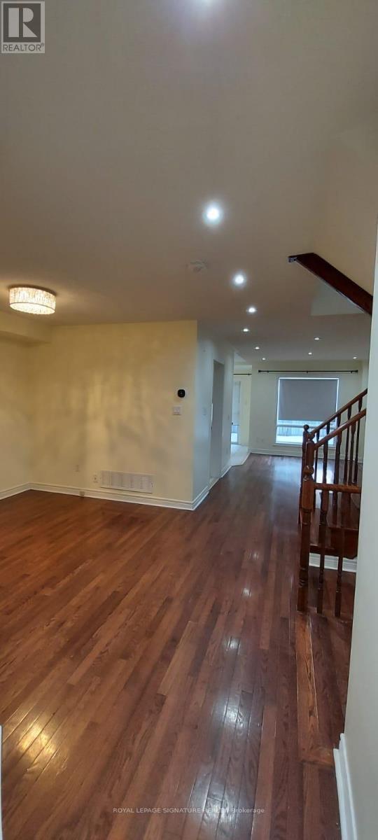 5554 Northrise Rd in Mississauga, ON - Building Photo - Building Photo