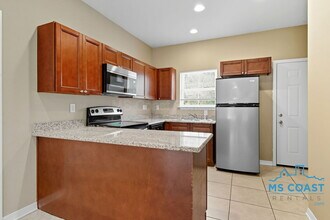 119 Earle Taylor Ln in Ocean Springs, MS - Building Photo - Building Photo