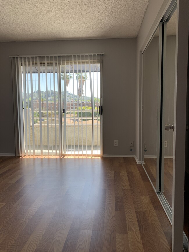 3350 Drew St in Los Angeles, CA - Building Photo - Building Photo