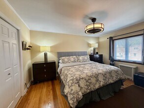 6365 76th St in Middle Village, NY - Building Photo - Building Photo