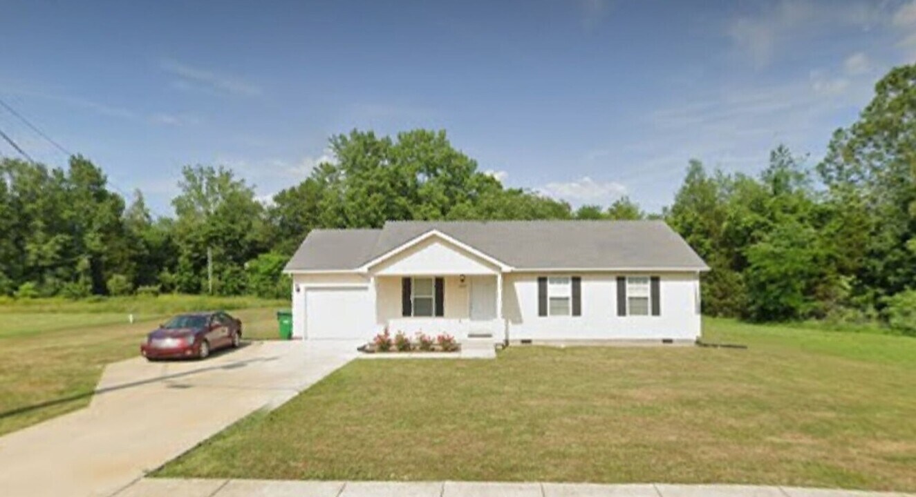 1337 Hill St in Radcliff, KY - Building Photo