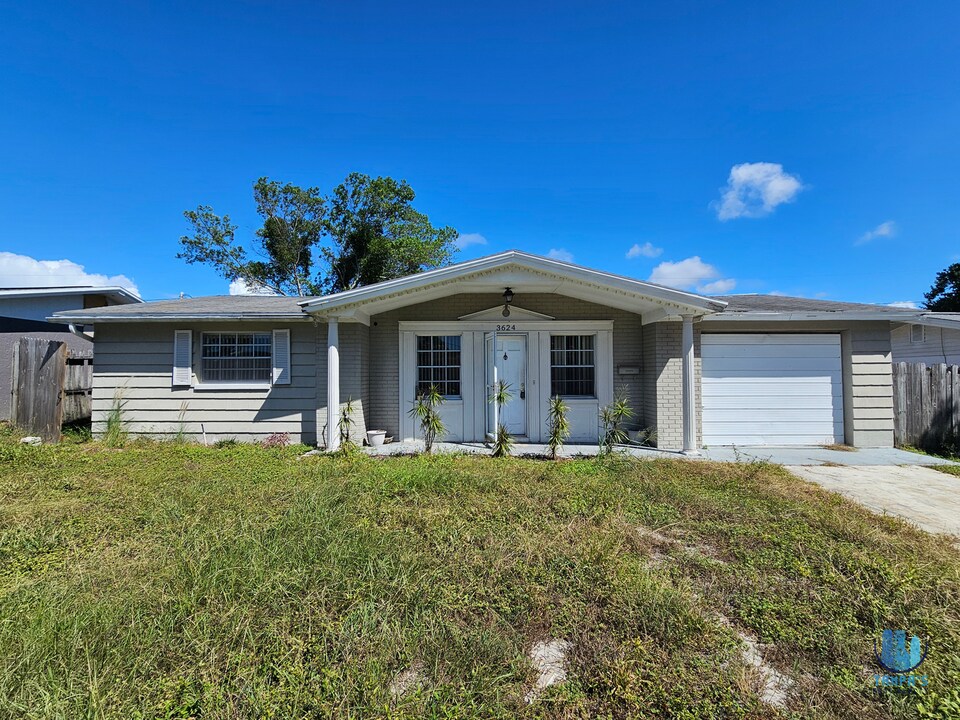 3624 Windham Dr in Holiday, FL - Building Photo