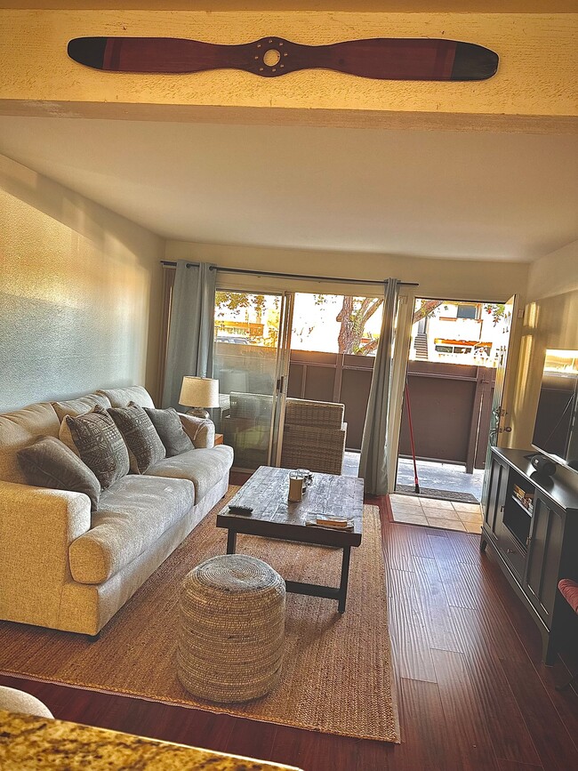 3456 Castle Glen Dr, Unit AAA in San Diego, CA - Building Photo - Building Photo