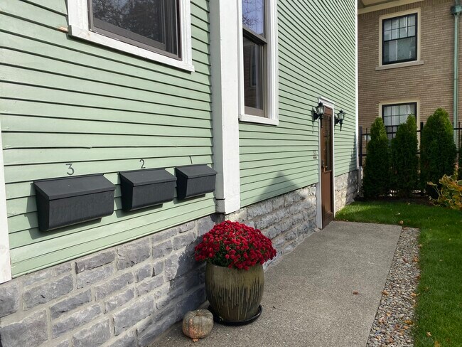 685 Lafayette Ave in Buffalo, NY - Building Photo - Building Photo