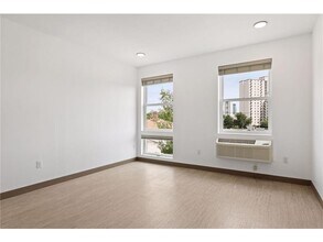 2810 Park Ave-Unit -205 in Minneapolis, MN - Building Photo - Building Photo