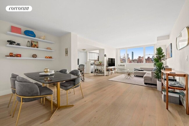 61 Jane St in New York, NY - Building Photo - Building Photo