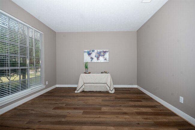 property at 15510 Park Estates Ln