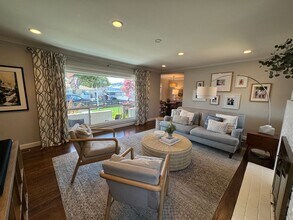 169 San Miguel Way in San Mateo, CA - Foto de edificio - Building Photo