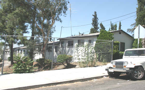 10155-10165 Silverton Ave in Los Angeles, CA - Building Photo