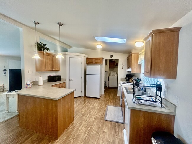 8482 Cedar Way in Blaine, WA - Building Photo - Building Photo