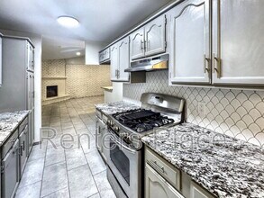 112 W Timberlane St in Broken Arrow, OK - Foto de edificio - Building Photo