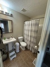 816 Tollis Pkwy in Broadview Heights, OH - Building Photo - Building Photo