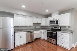 108 W Saratoga St in Baltimore, MD - Building Photo - Building Photo