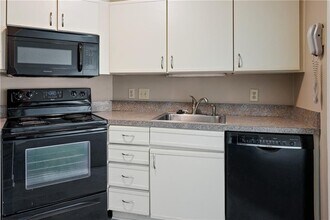 286 Moss Oak Cir in St. Simons Island, GA - Building Photo - Building Photo