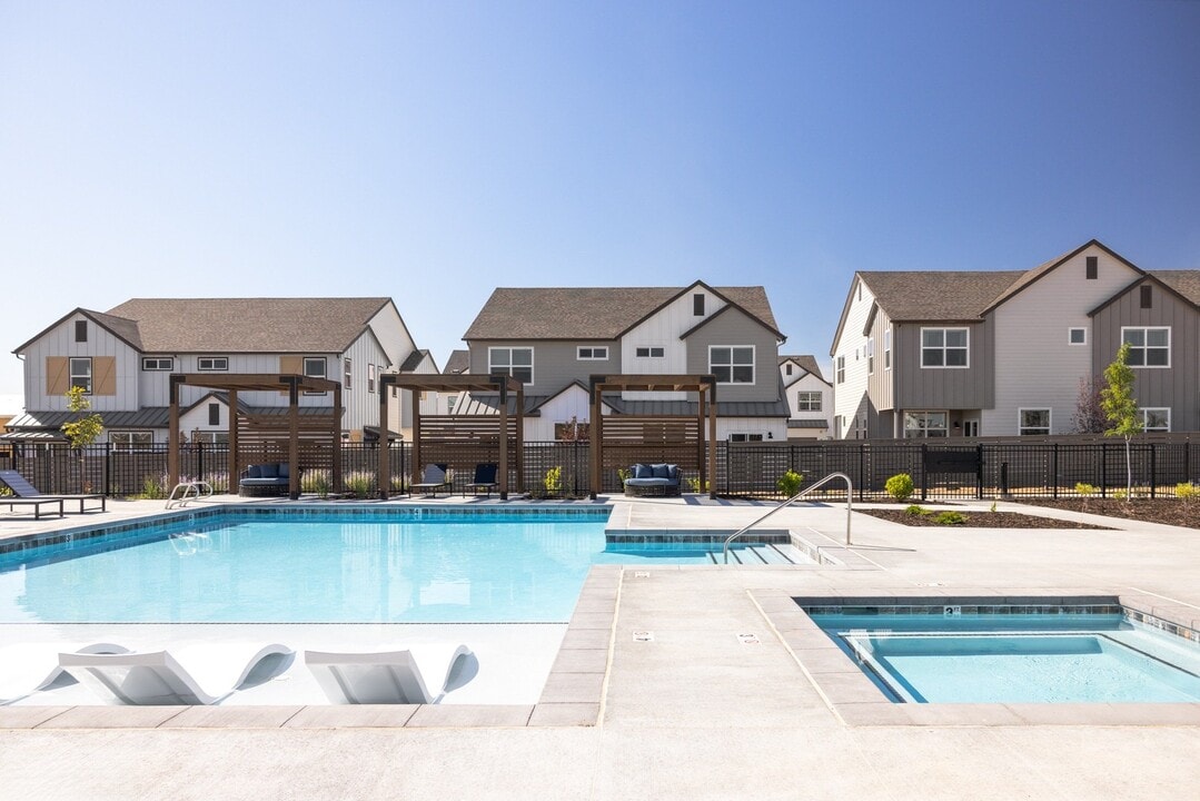 VellaTerra in Loveland, CO - Building Photo