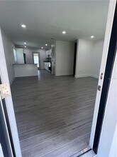 4909 E Hanna Ave in Tampa, FL - Building Photo - Building Photo