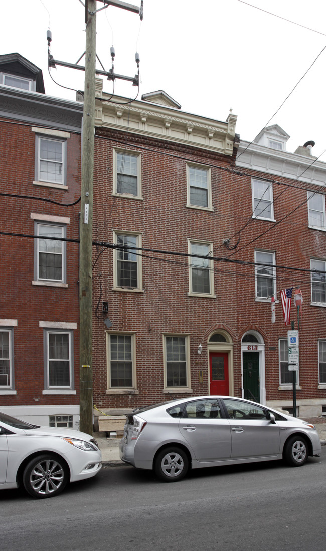 611 S 10th St in Philadelphia, PA - Building Photo - Building Photo