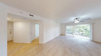 4187 N Haverhill Rd in West Palm Beach, FL - Building Photo - Building Photo