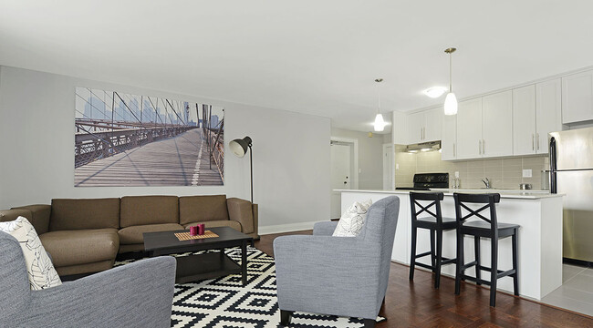 10 Lamport Ave in Toronto, ON - Building Photo - Building Photo