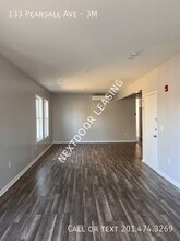 133 Pearsall Ave in Jersey City, NJ - Building Photo - Building Photo