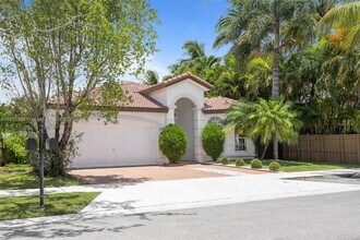 11255 NW 77th Terrace in Medley, FL - Building Photo - Building Photo