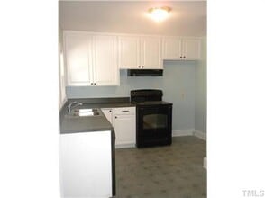 914 Medina St in Durham, NC - Building Photo - Building Photo