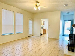 4337 Park Creek Cir N in Fort Worth, TX - Building Photo - Building Photo