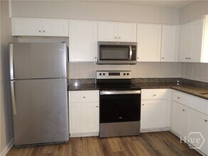 2145 Louisiana Ave in Savannah, GA - Foto de edificio - Building Photo