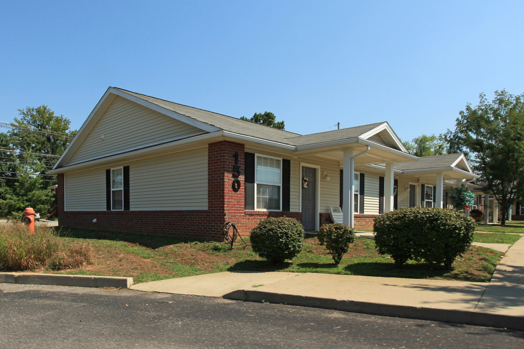 Lakeview Station in Shepherdsville, KY - Foto de edificio