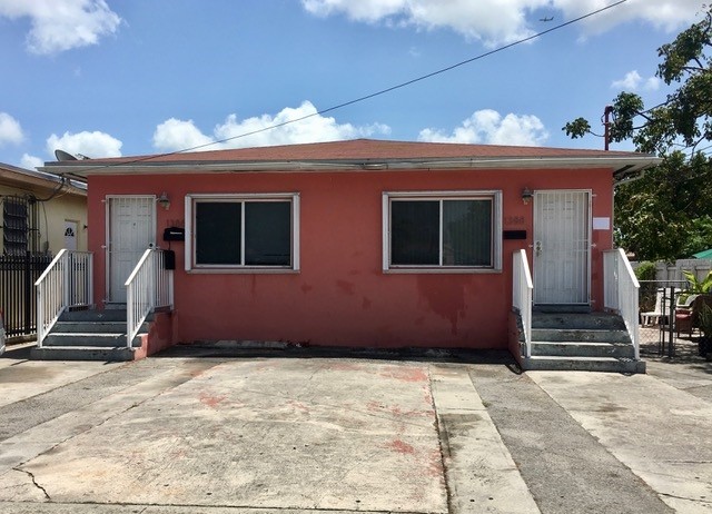 1386 NW 28th St in Miami, FL - Building Photo - Building Photo