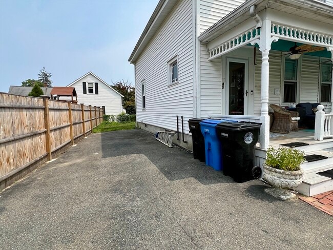 40 Central St in Whitman, MA - Building Photo - Building Photo