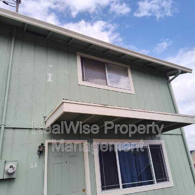 84 SE Grape Ave in Winston, OR - Building Photo - Building Photo