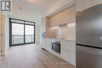 86 Dundas St E in Mississauga, ON - Building Photo - Building Photo