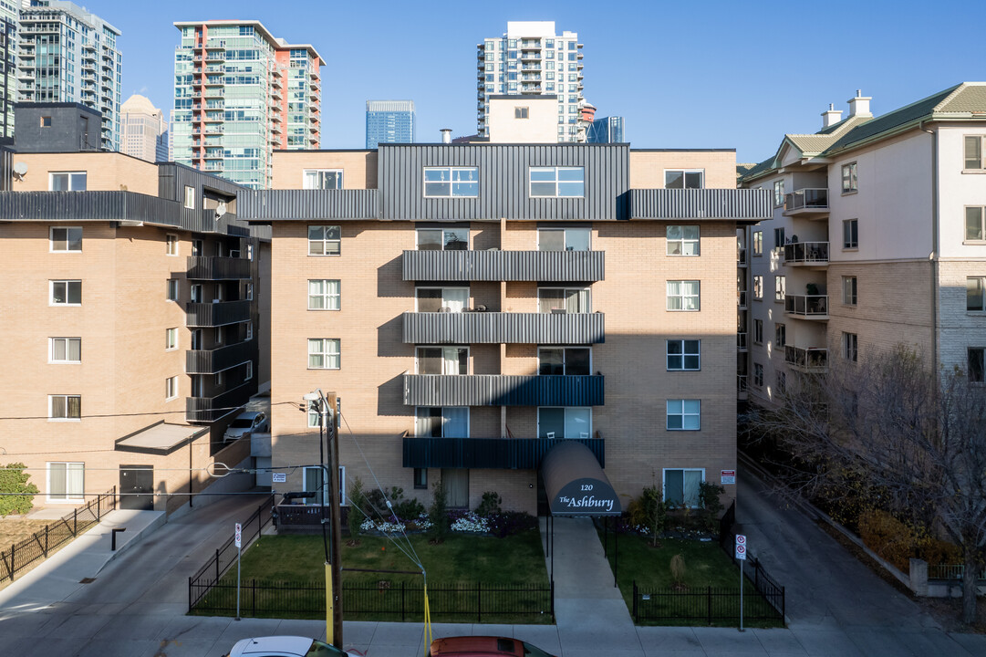 The Ashbury in Calgary, AB - Building Photo