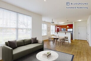 998 Stewart Ave in Garden City, NY - Building Photo