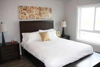 Stella Place in Edmonton, AB - Building Photo - Building Photo