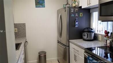 7960 NW 50th St in Lauderhill, FL - Building Photo - Building Photo