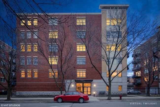 property at 2320 W St Paul Ave